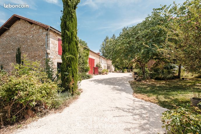 Propriété 8 pièces 207 m²
