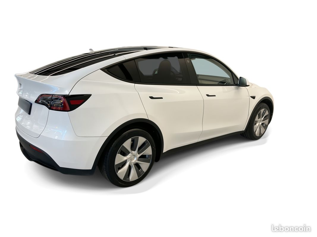 Tesla Model Y 2024 Long Range RWD - Véhicule d'occasion certifié (image 13)