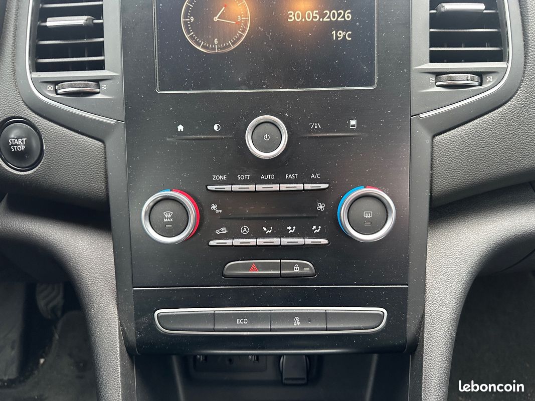 RENAULT MEGANE IV BERLINE TCe 100 Energy Life (image 21)