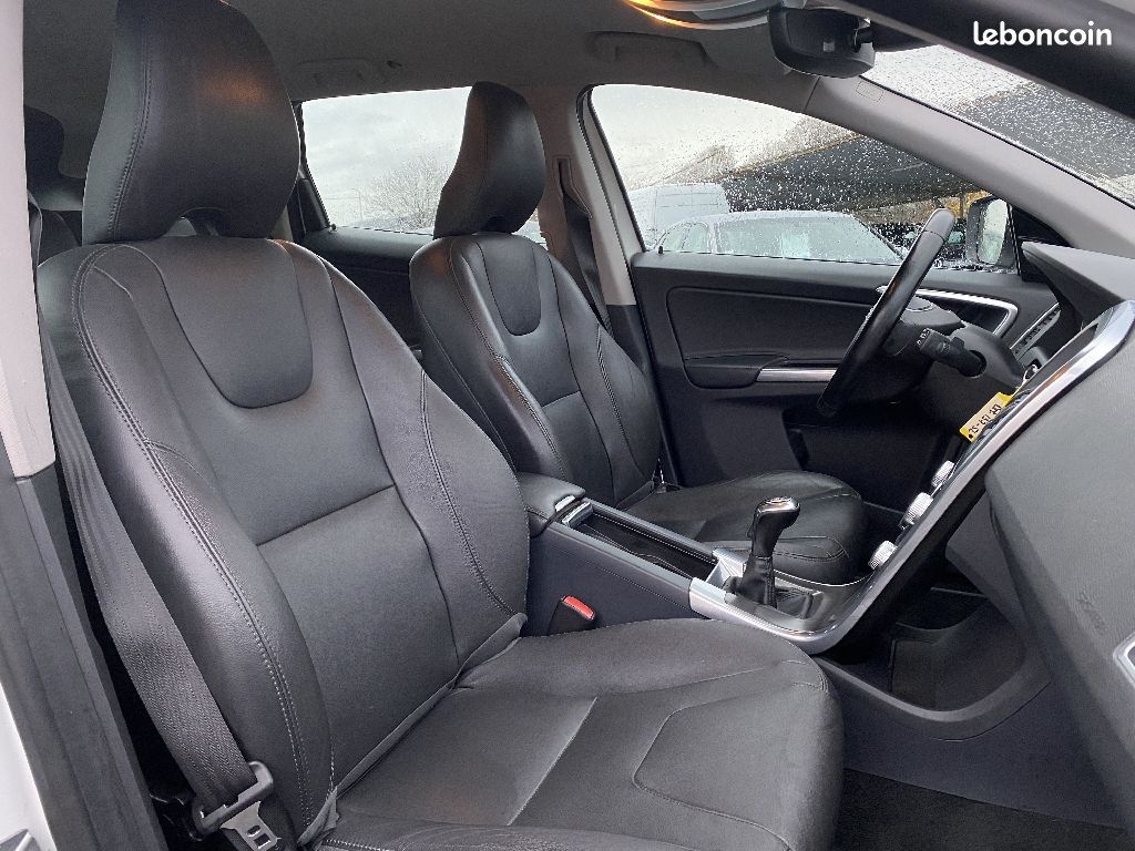 Volvo XC60 D4 181 ch Summum (image 6)