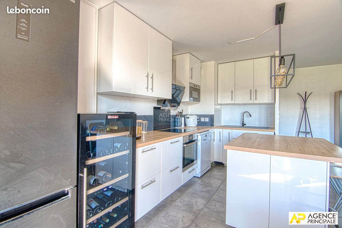 Appartement a louer saint-cyr-l'ecole - 4 pièce(s) - 84 m2 - Surfyn