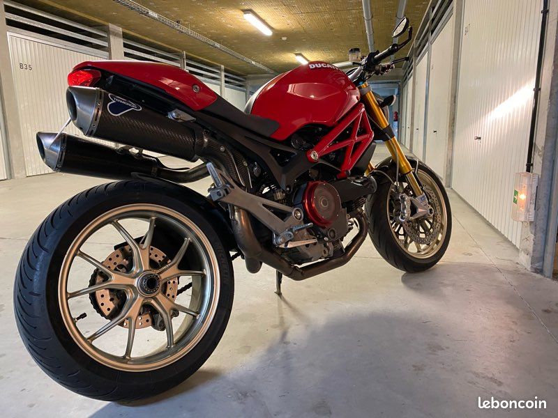 motorcycle 1100s ducati