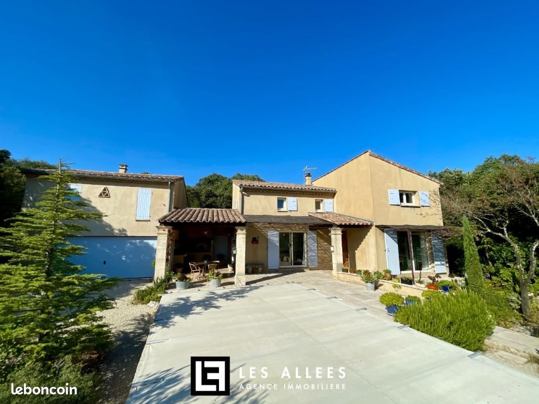 Maison 3 pièces 86 m² · à Roussas · 86 m² · 449 000 €