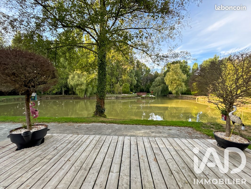 Terrain 7701 m² · à Saint-Georges-sur-Erve · 7 701 m² · 75 000 €