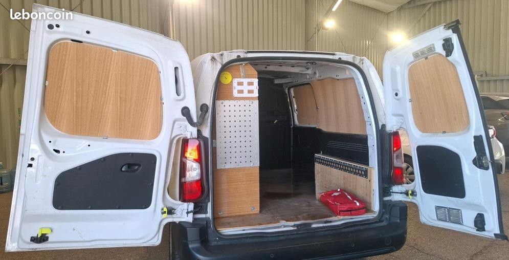 Berlingo xl hdi 100 ch driver 50.973 km 13.825 ht (16.590 ttc) (image 4)