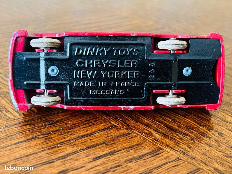 dinky toys chrysler new yorker N 24A