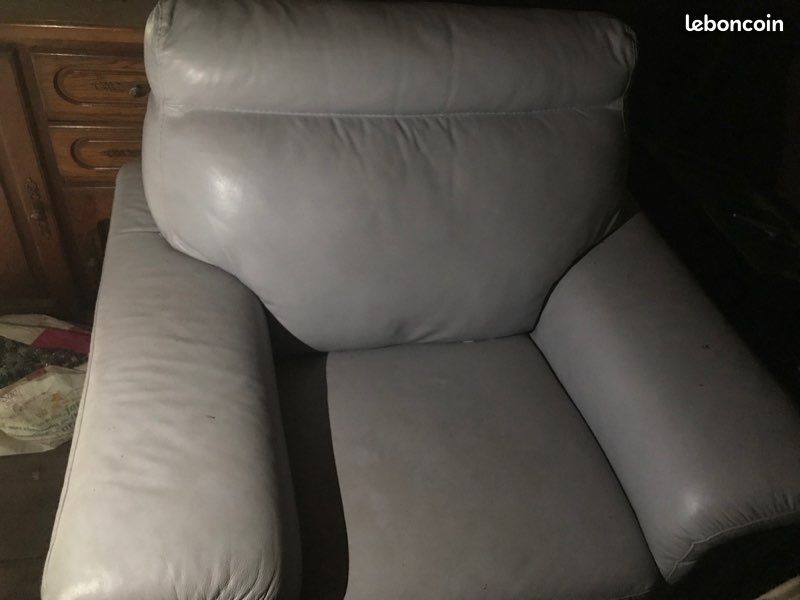 Canapé et fauteuil en cuire (image 2)