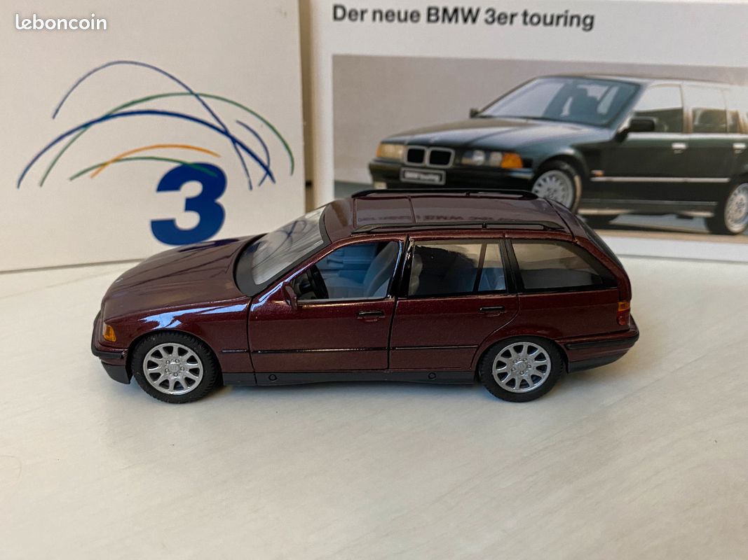 MCG BMW 3er (E36) Touring, metallic-dunkelgrün 1995, 1:18 | Model Car World