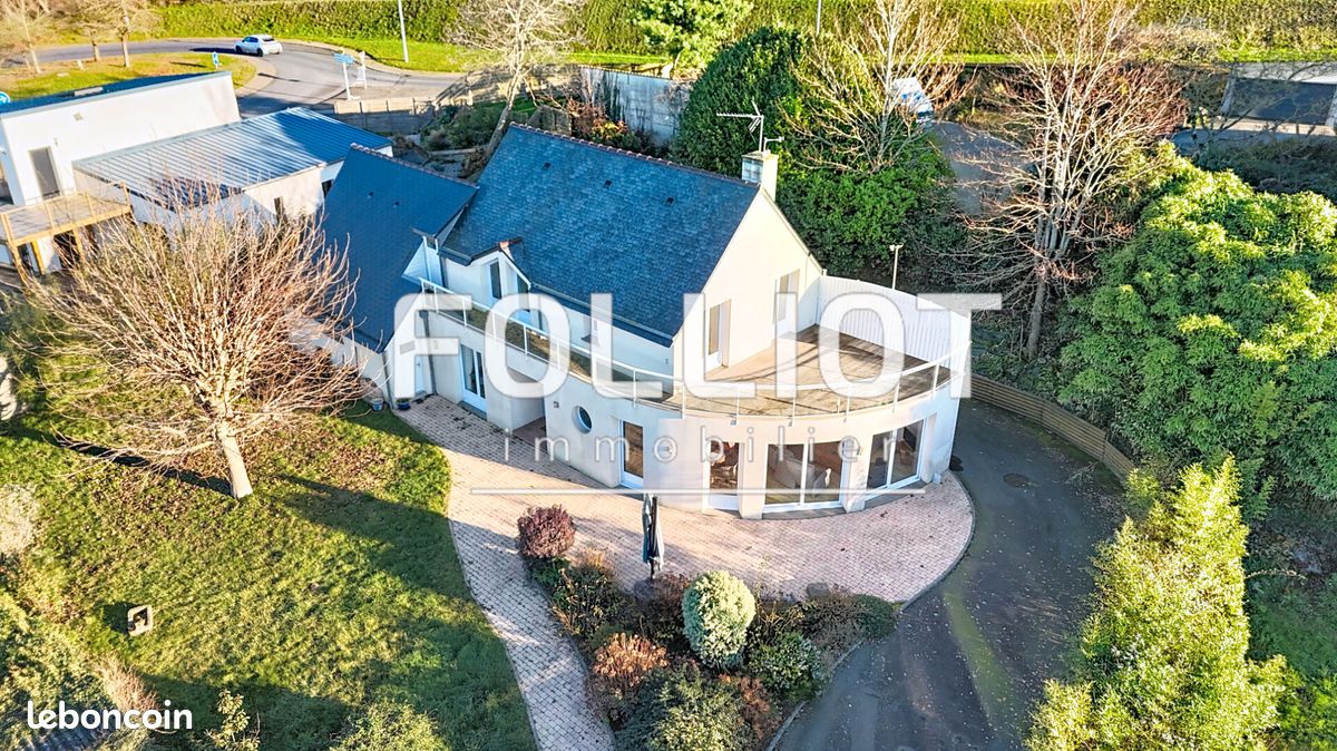 Maison 9 pièces 145 m² · à Bréville-sur-Mer · 145 m² · 496 500 €