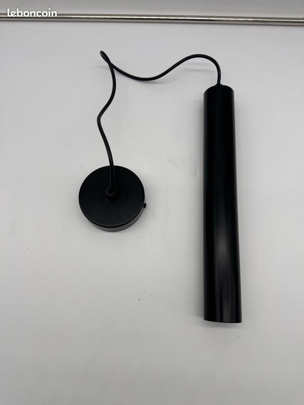 Suspension métal noir (image 1)