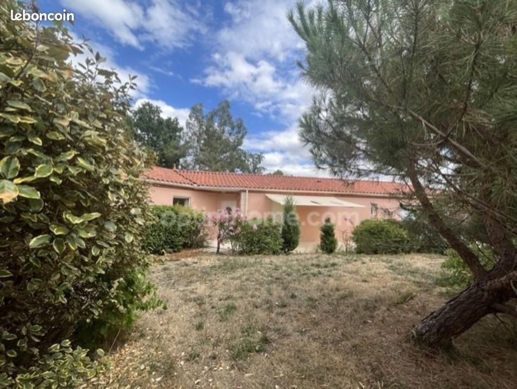 Maison 8 pièces 164 m² · à Exideuil-sur-Vienne · 164 m² · 285 000 €