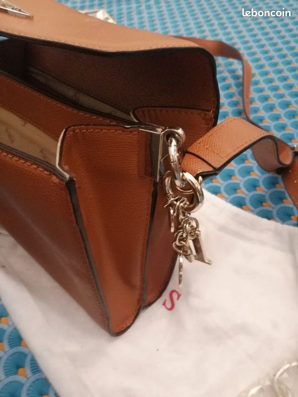 Sac bandoulière Guess (image 3)