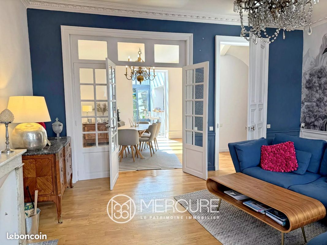 Maison 7 pièces 230 m² · à Poitiers · 230 m² · 485 000 €