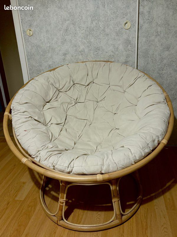Loveuse en rotin avec coussin (image 1)