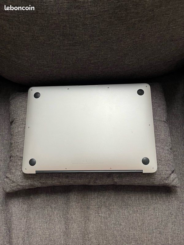 MacBook Air 2017 13 pouces Bon état (image 2)