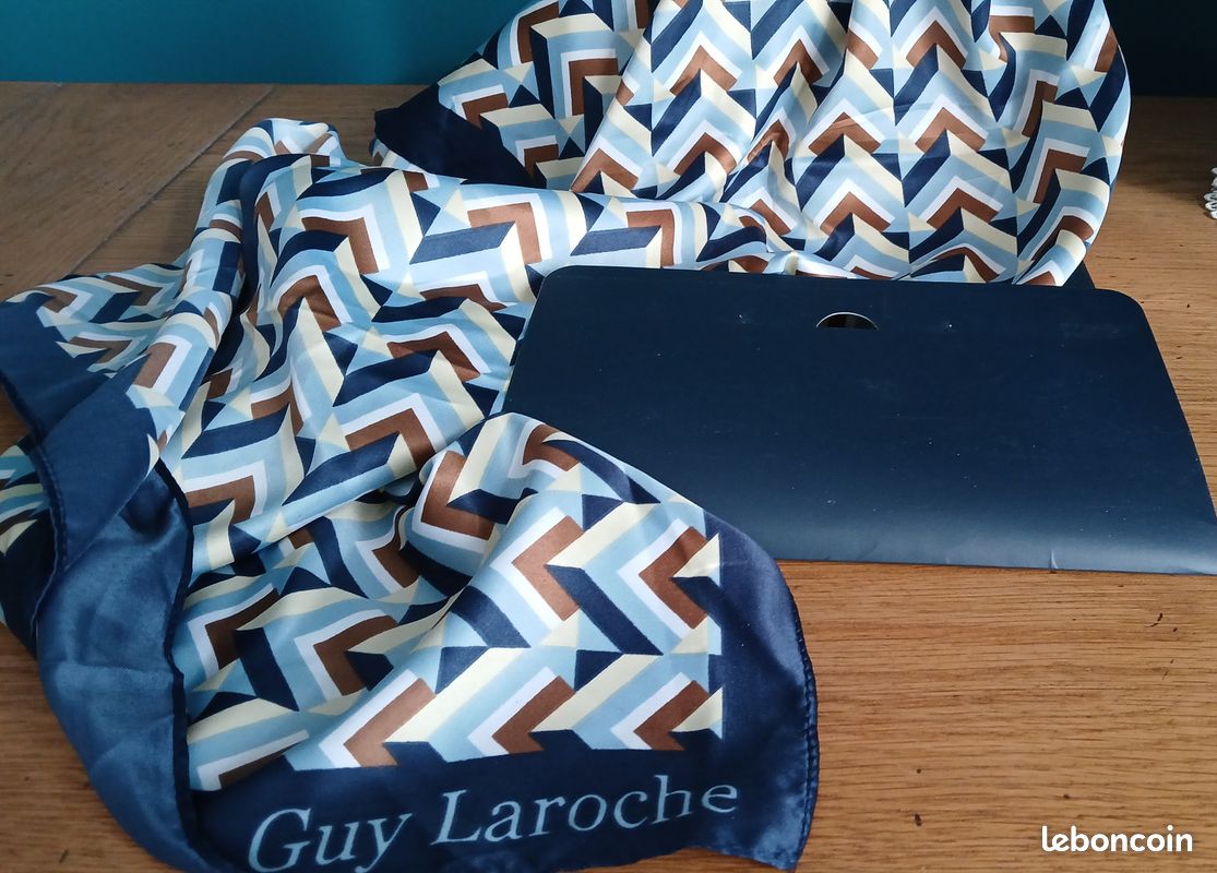 Foulard Carré Guy Laroche 75x75 Cm - Multicolore En Polyester - Neuf Avec étiquettes
