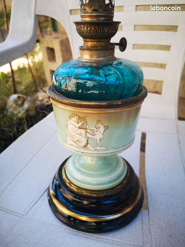 Lampe à pétrole ancienne (image 2)