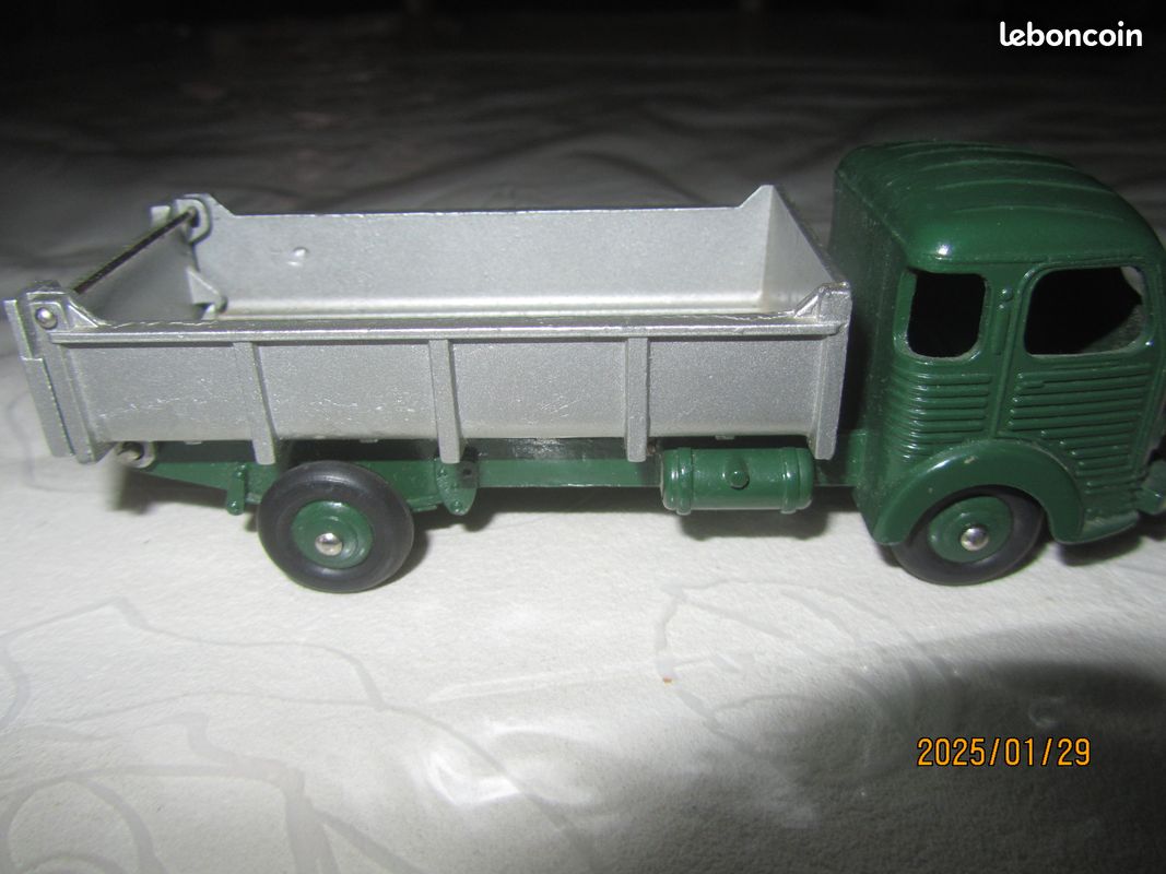 Camion Dinky Toys 33B Simca Cargo Benne Basculante - France - Occasion