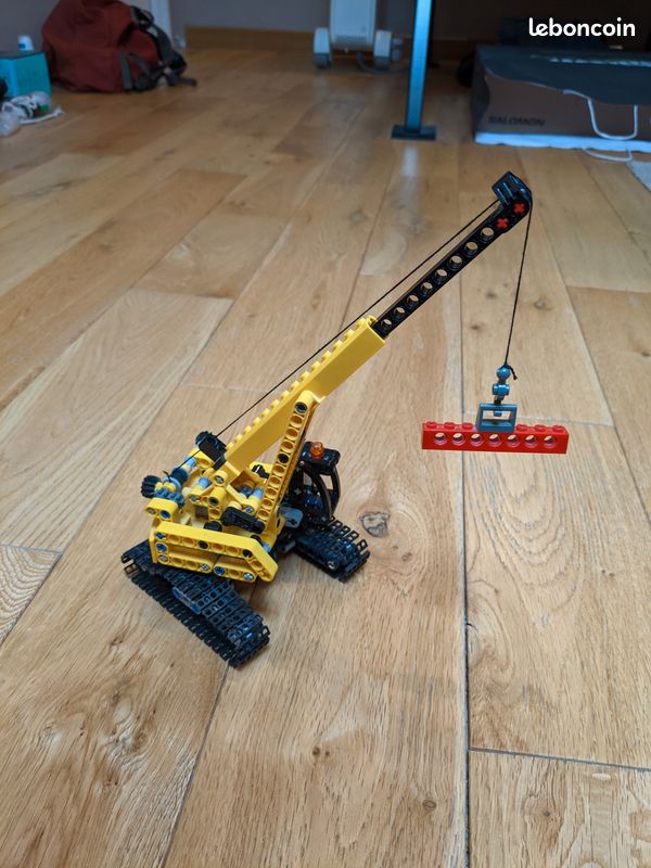 Lego Technic 9391 - Grue sur chenilles et bulldozer (set 2-en-1) (image 2)