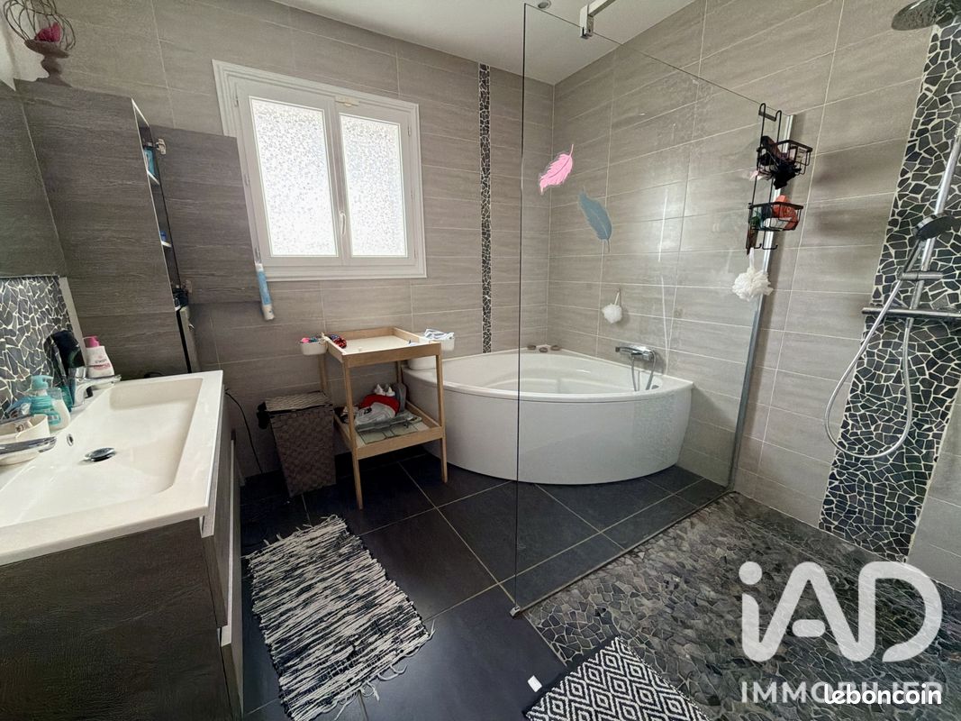 Propriété 7 pièces 246 m² (image 14)