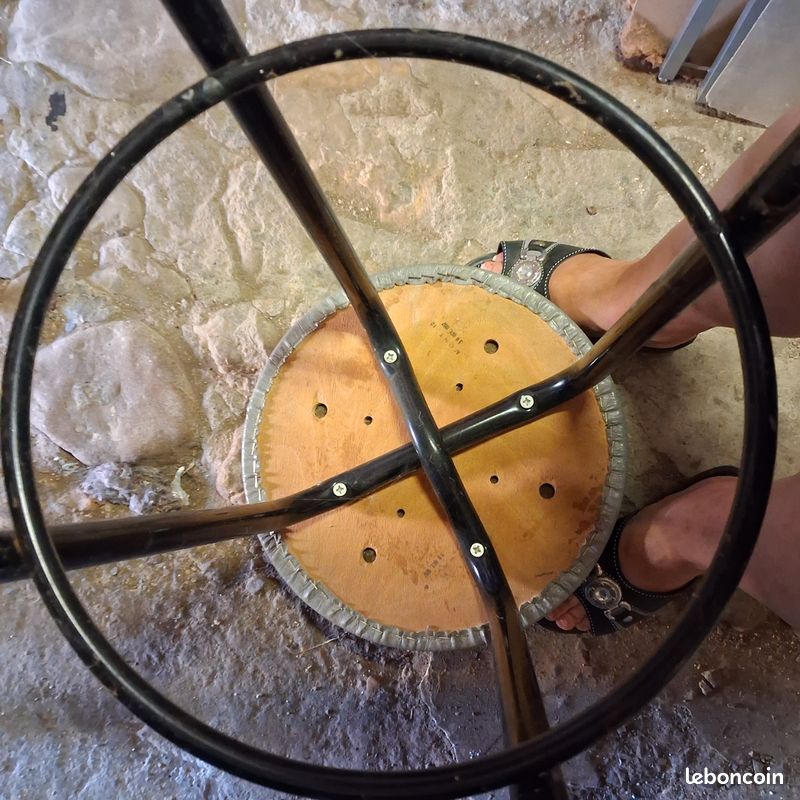 Ancien tabouret fer et simili (image 3)