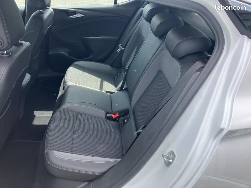 Opel Astra 1.2 Turbo 130ch Elegance 7cv (image 9)