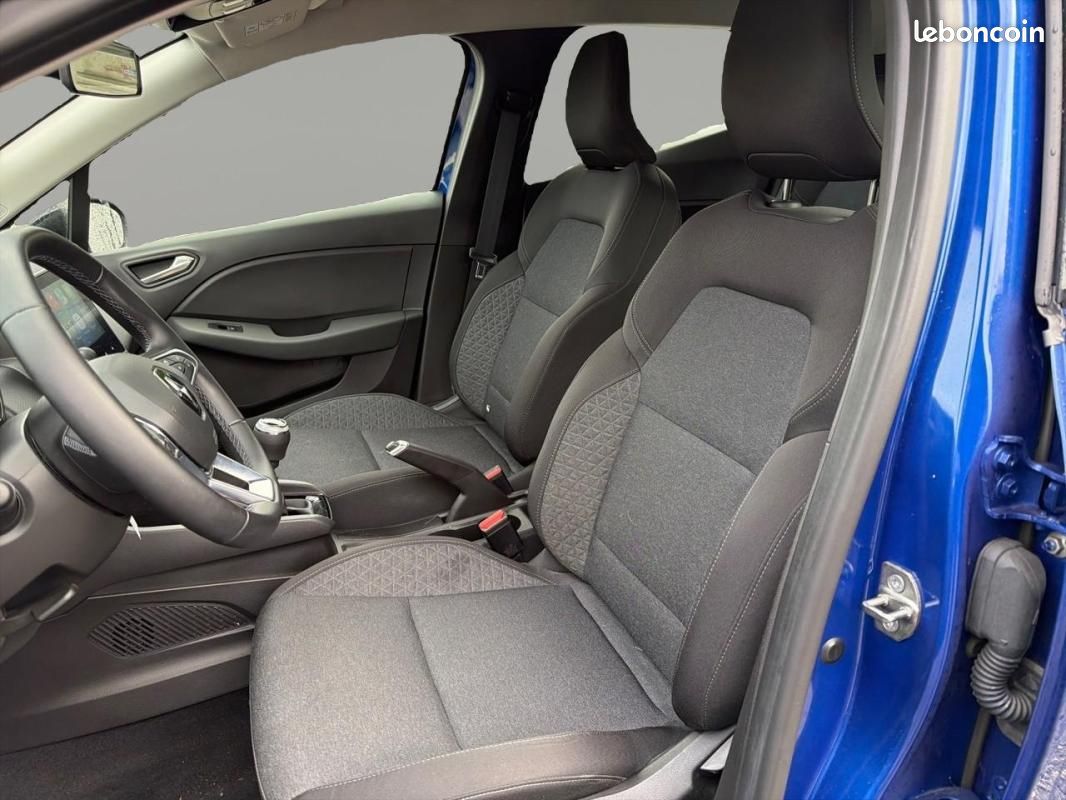 Renault Clio V TCe 90 Equilibre (image 9)