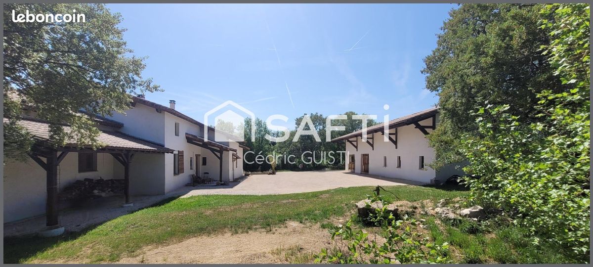 Maison 7 pièces 340 m² · à Saint-Antonin-Noble-Val · 340 m² · 533 000 €