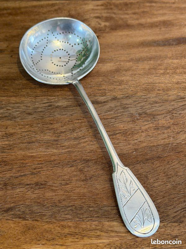 Cuillère à Saupoudrer En Argent Massif – XIXe Siècle – 21 Cm – 50,2 G