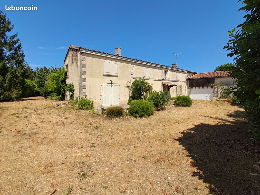 Maison 4 pièces 185 m² · à Vouillé · 185 m² · 330 000 €