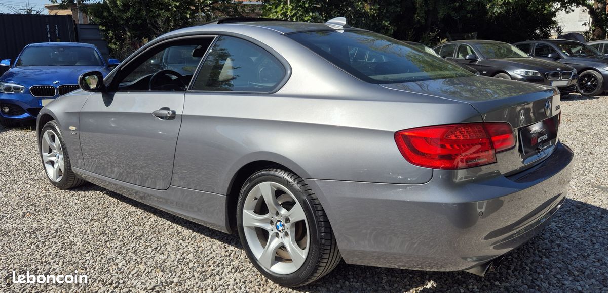 Tres belle bmw 325i x-drive e92 serie 3 coupe phase 2 lci 2012 3.0 essence 6 cylindres en lignes 4 roue motrices 4x4 tres rare 128 000 km 1er main carnet complet bmw gps xenon toit ouvrant 15 490 (image 3)