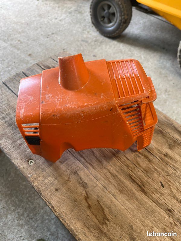 Capot moteur STIHL fs 120 200 250 (image 2)