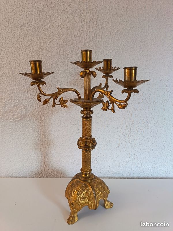 Bougeoir Ancien En Bronze - Décor Fleurs De Lys Et Tête - Sans Marque