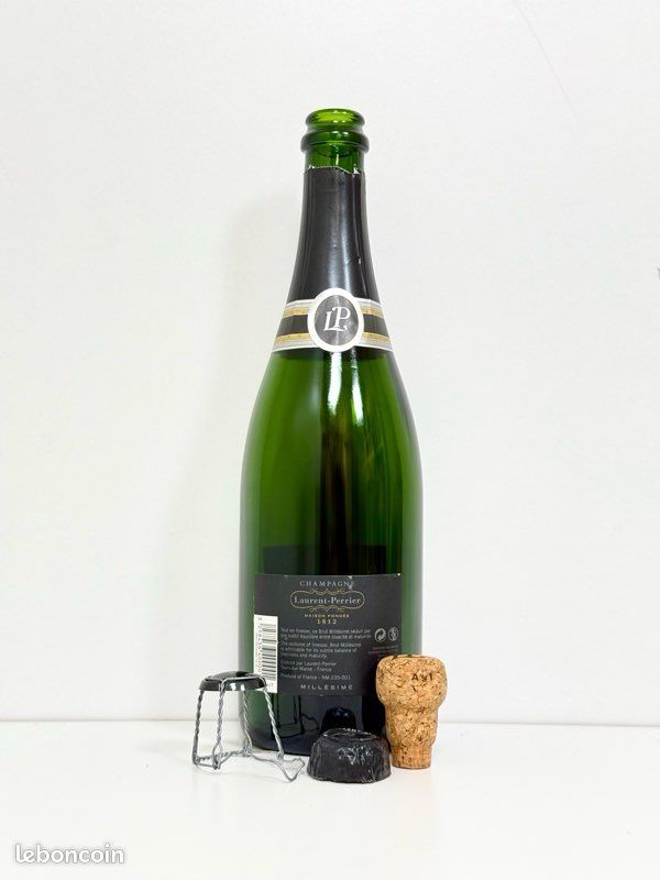Pourquoi le bouchon de champagne a-t-il cette forme curieuse