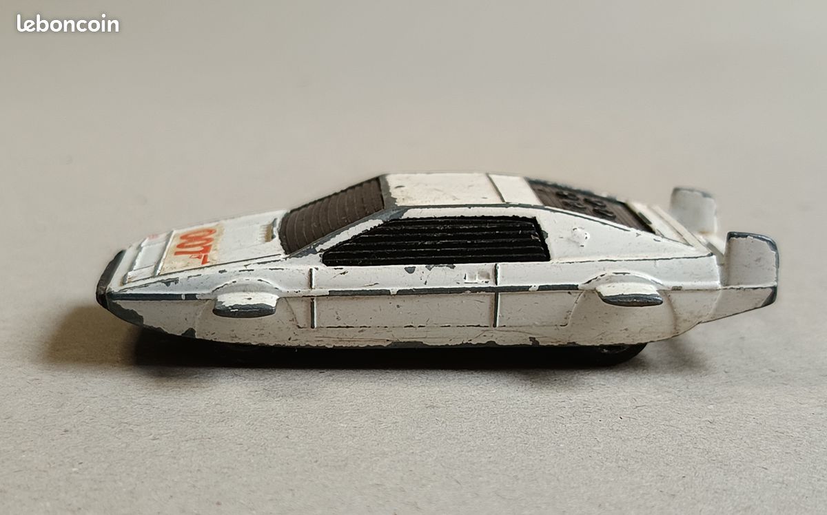 Ancienne Voiture Miniature Lotus Esprit Corgi Juniors 007 James Bond - Occasion - Made In Britain