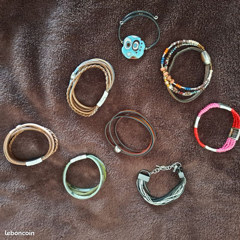 Bracelets cuir, metal. Perles et emaux (image 1)