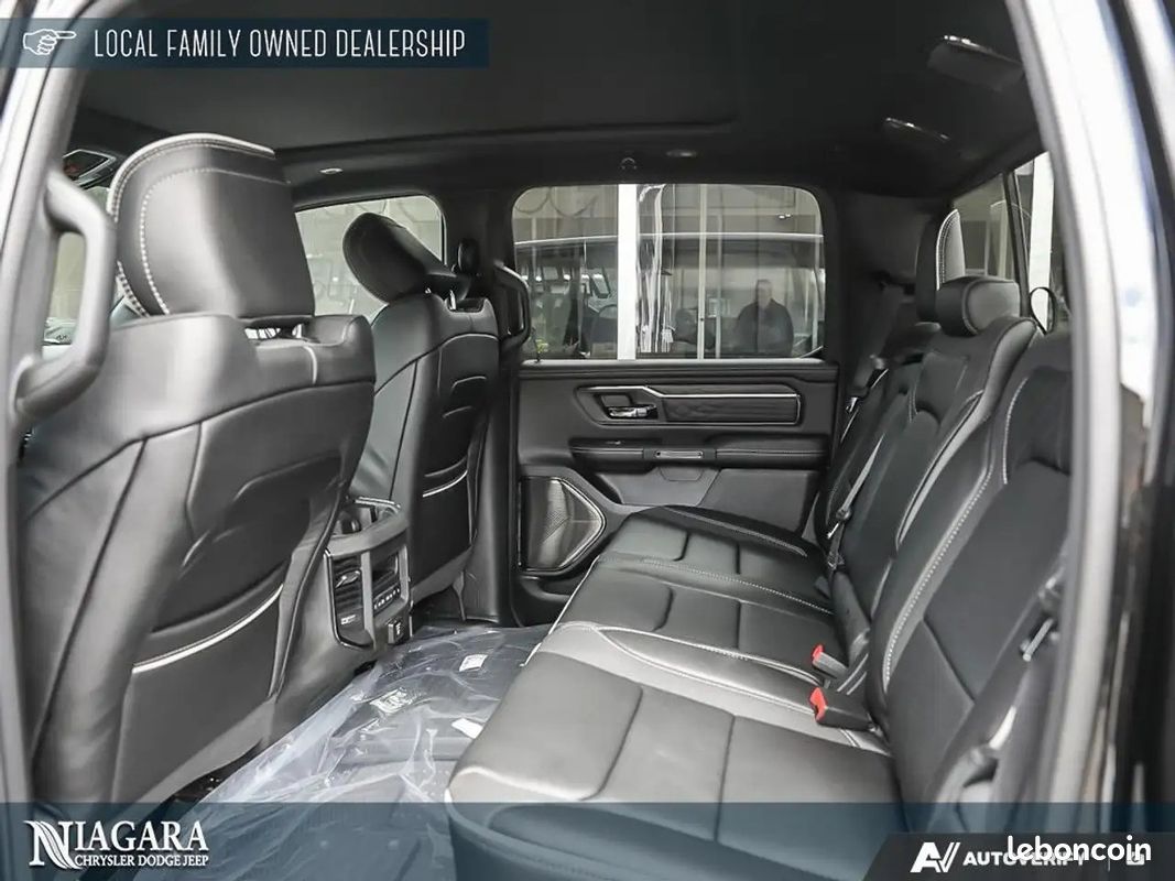 Dodge RAM 1500 Limited 5.7 HEMI V8 4x4 Crew Cab – Night Edition – Neuf 2026 - TVA récupérable (image 9)