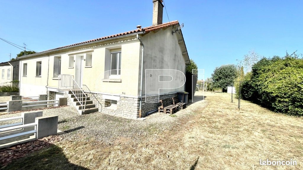 Maison 5 pièces 102 m² · à Saint-Varent · 102 m² · 175 000 €