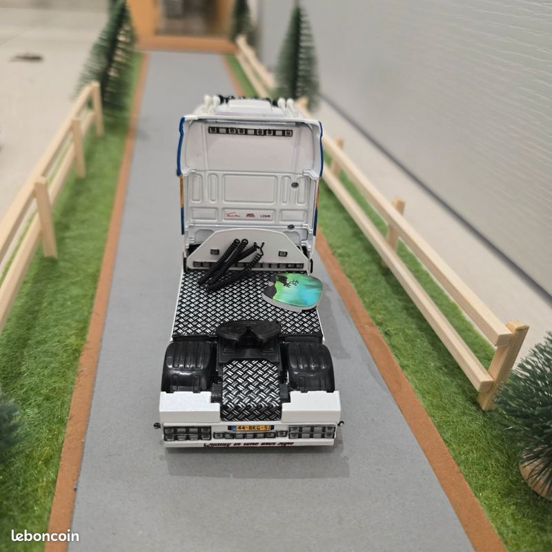 LION TOYS 1/50 DAF 95 ATI + SEMI-REMORQUE FOURGON  FRISTI  MINT IN