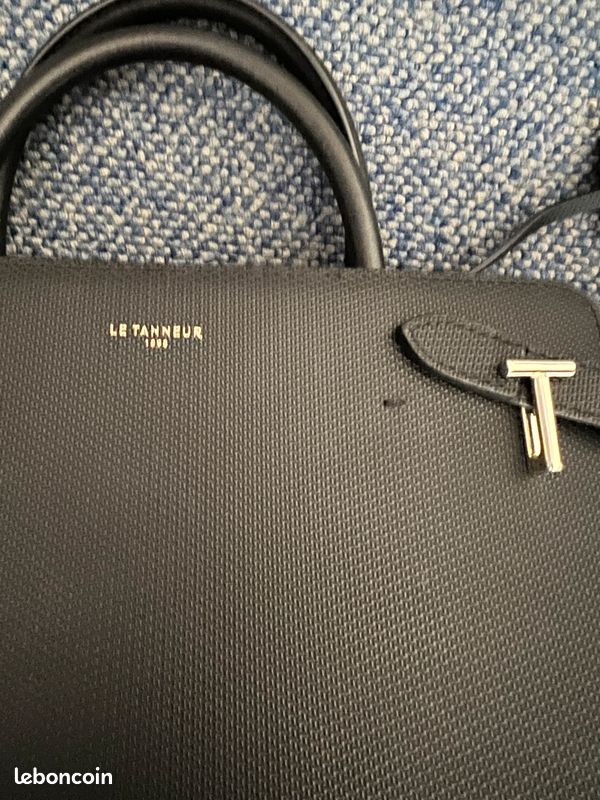 Sac à main moyen modèle Emilie en cuir monogramme (image 2)