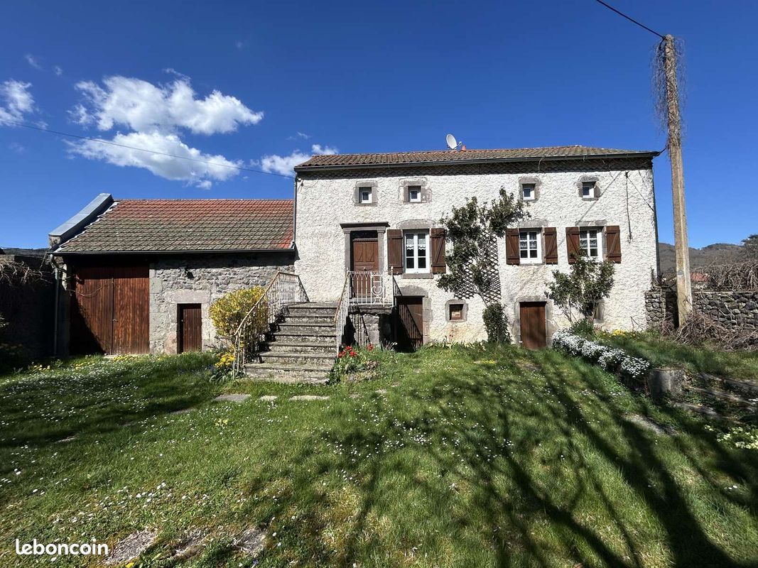 Maison 4 pièces 155 m² · à Saint-Nectaire · 155 m² · 213 000 €