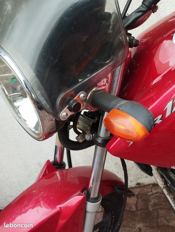 Yamaha YBR 125 2010 14000km à réparer (image 3)