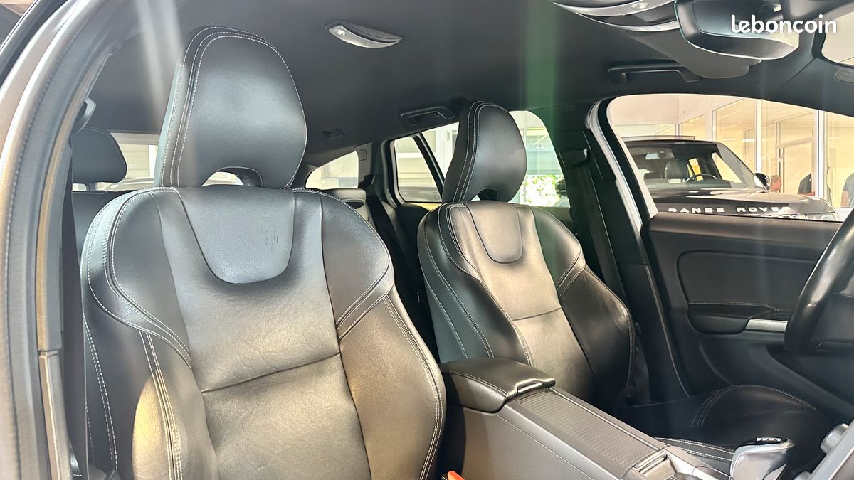 Volvo V60 D4 2.0 190ch Momentum Geartronic "Carnet d'entretien" (image 6)