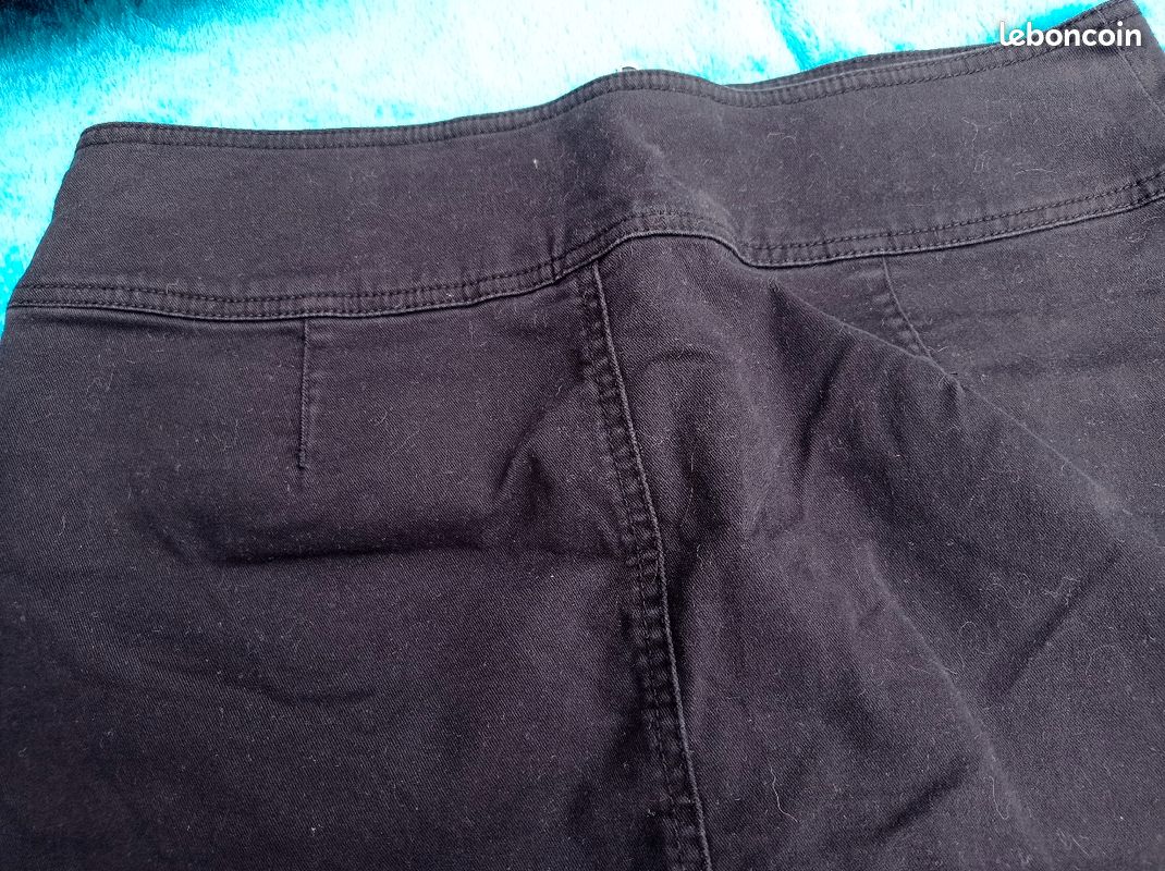 Mini Jupe noir droite.taille38 (image 2)