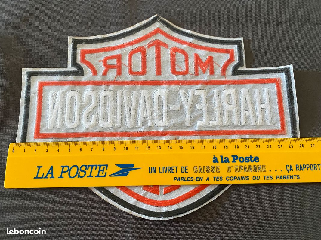 Ecusson Patch Brodé Thermocollant - 11,8 Cm