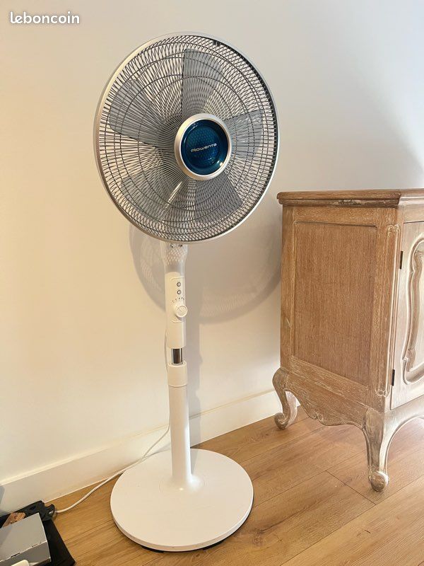 Ventilateur sur pied Rowenta – Silencieux – Mode Nuit & Turbo (image 1)