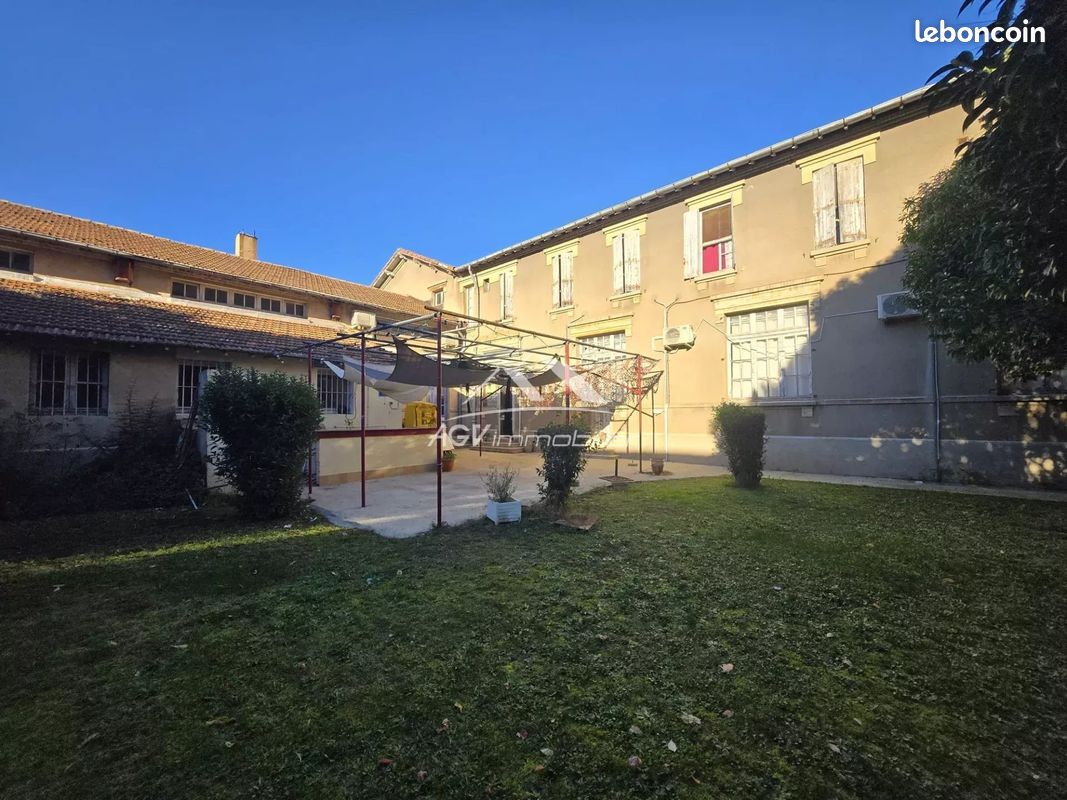 Immeuble 18 pièces 750 m² · à Salindres · 750 m² · 225 000 €