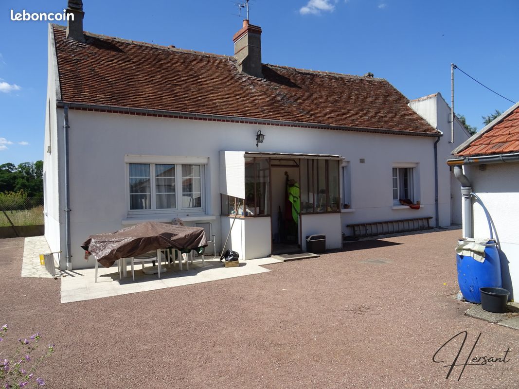 Maison 3 pièces 88 m² · à Saint-Hilaire-Saint-Mesmin · 88 m² · 810 €