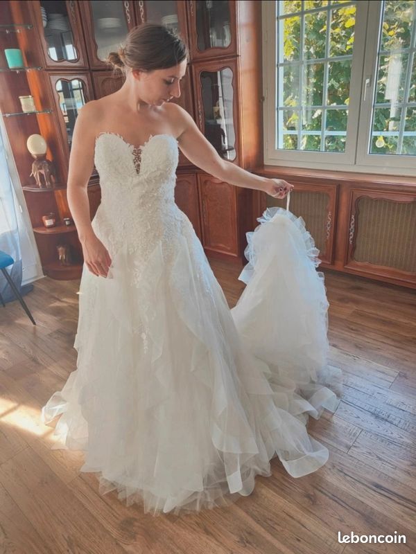 Robe de mariée neuve + 2 voiles (image 2)