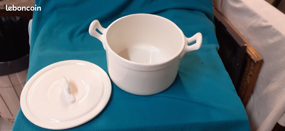 Soupière en porcelaine blanche (image 2)